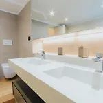Marilu's 아파트 *
